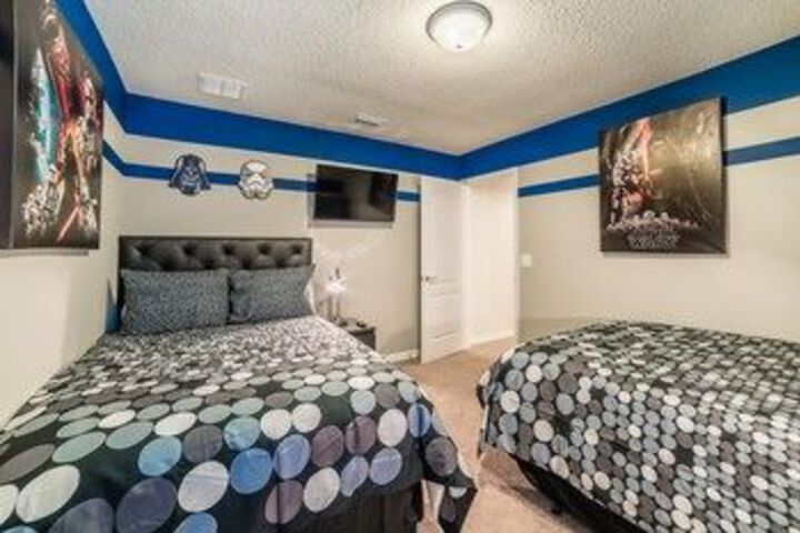 Room 14 of 32
