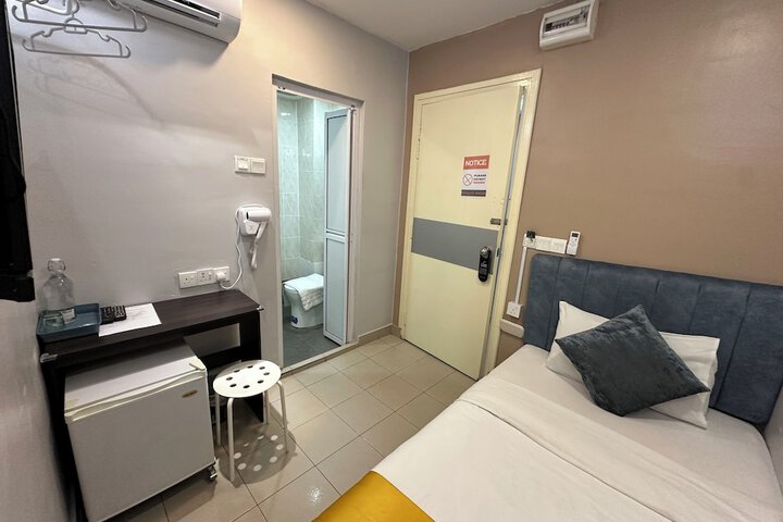 Room 63 of 80
