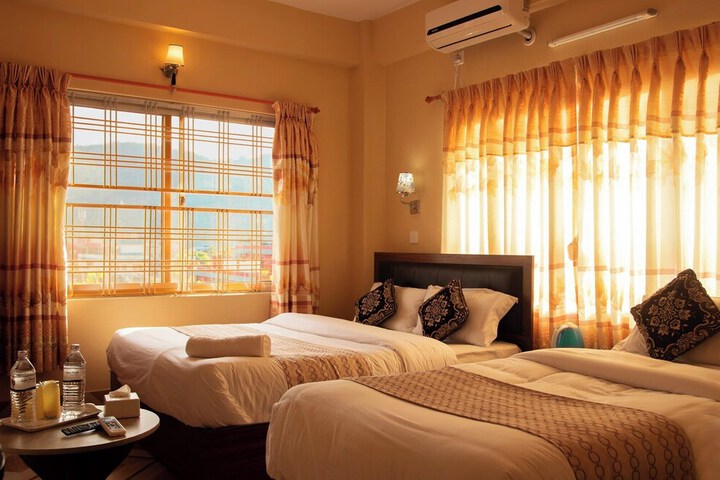 Room 3 of 12