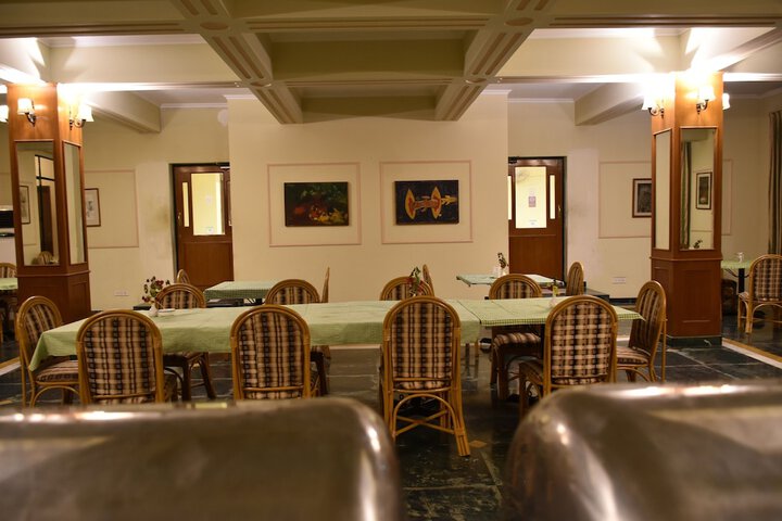 Dining 47 of 66