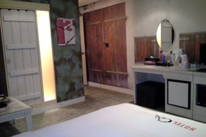 Room 31 of 68