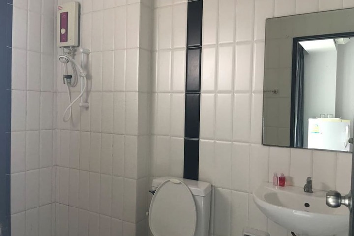 Room 11 of 21