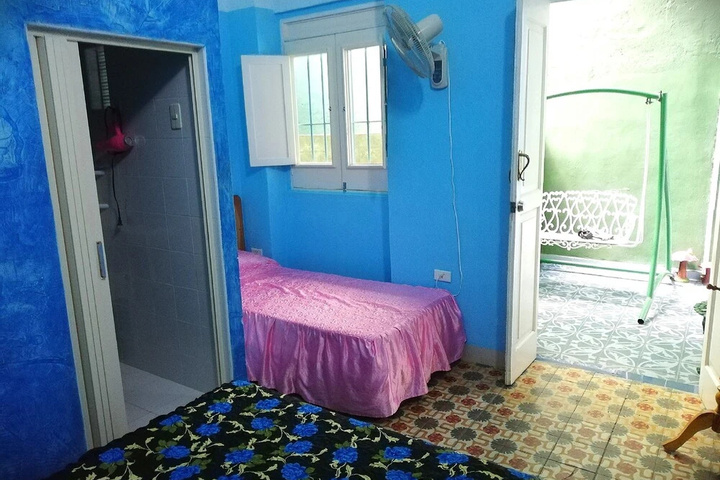Room 4 of 19