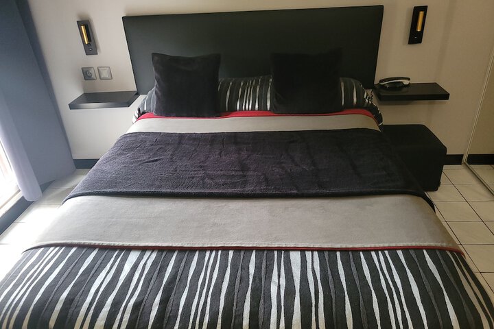 Room 54 of 143