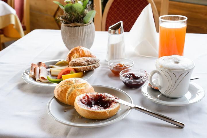 Breakfast/Coffee Service 25 of 45