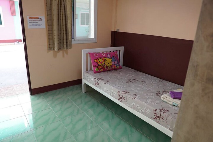 Room 9 of 36