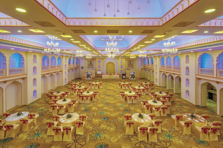 Ballroom/Hall 79 of 110