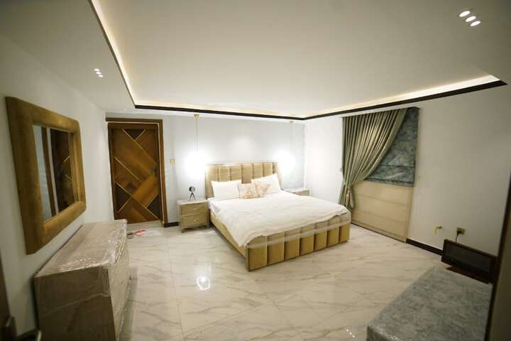 Room 27 of 54