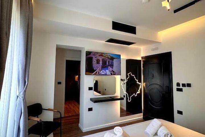 Room 15 of 37