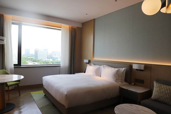 Room 29 of 97