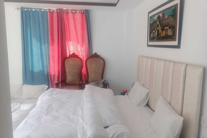 Room 3 of 8