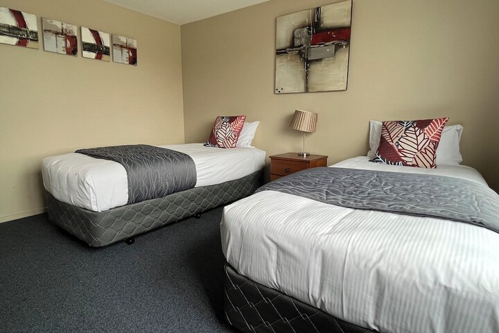 Room 25 of 60