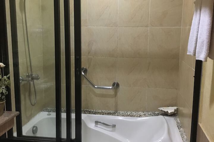 Room 52 of 89