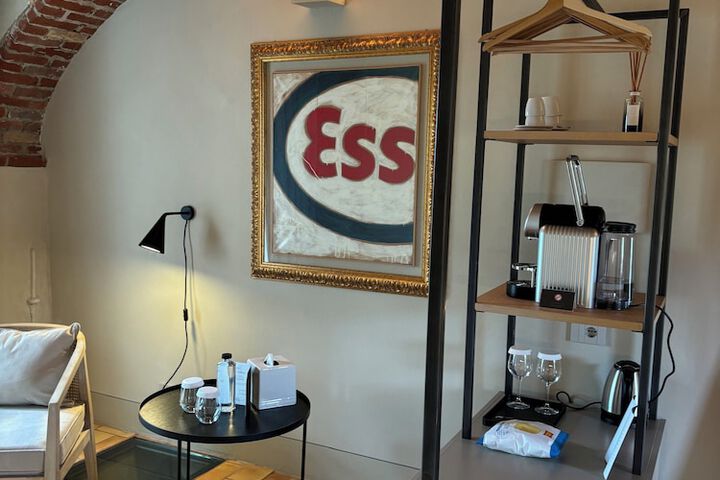 Room 6 of 62
