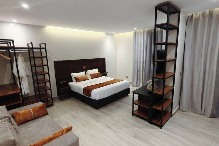 Room 48 of 106