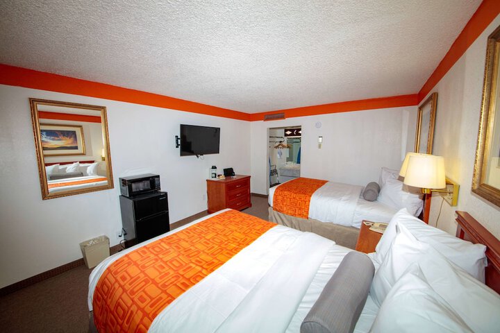 Room 8 of 30