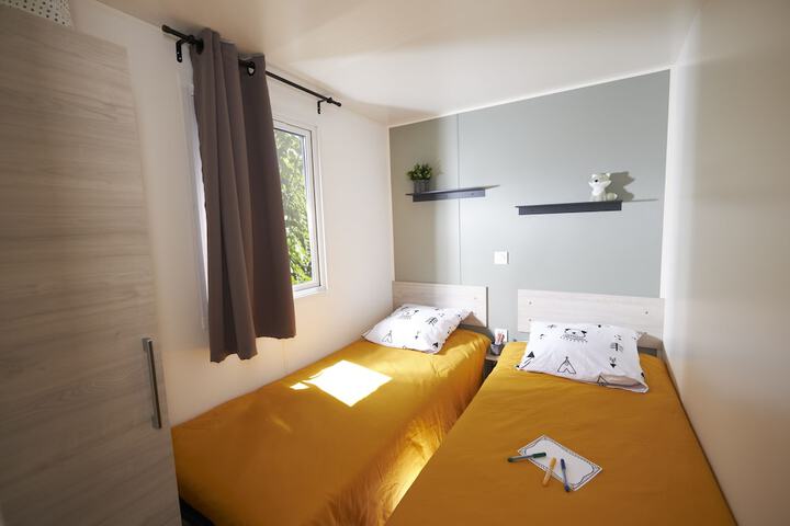 Room 5 of 120