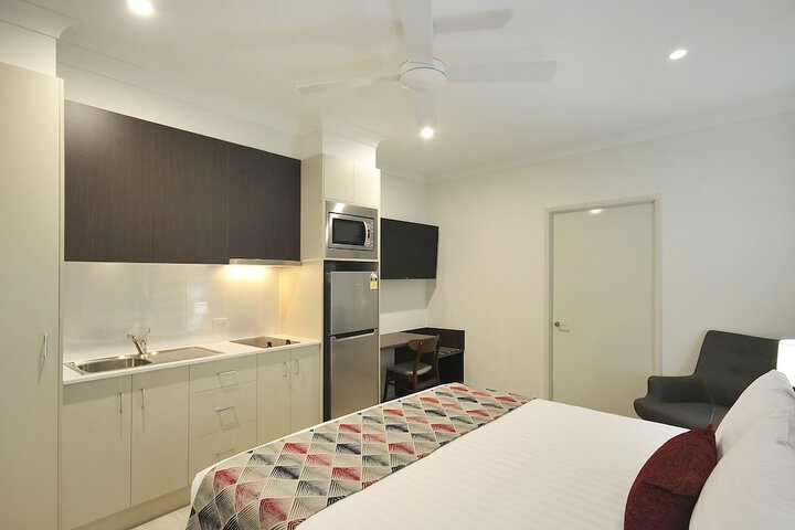 Room 13 of 38