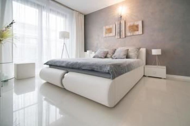 Room 15 of 48