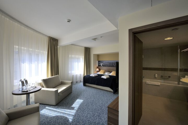 Room 9 of 53