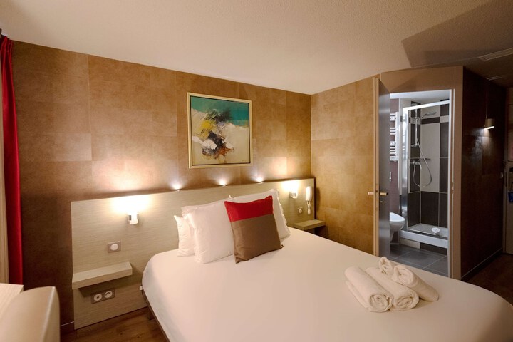 Room 17 of 62