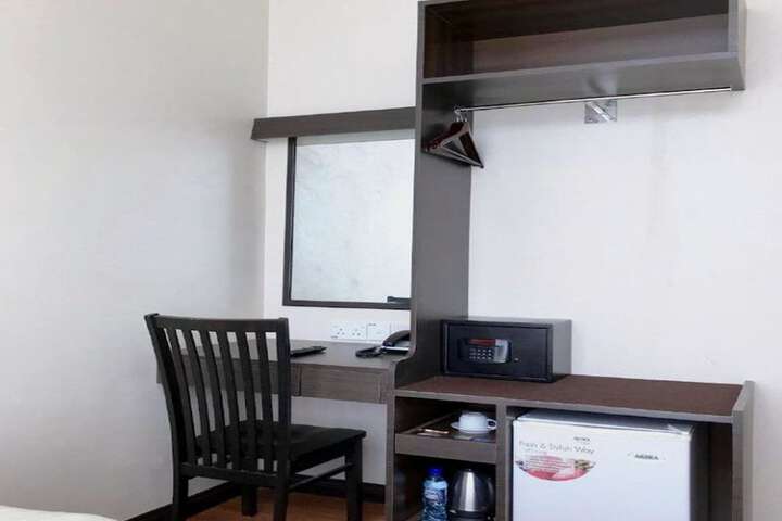 Room 11 of 13