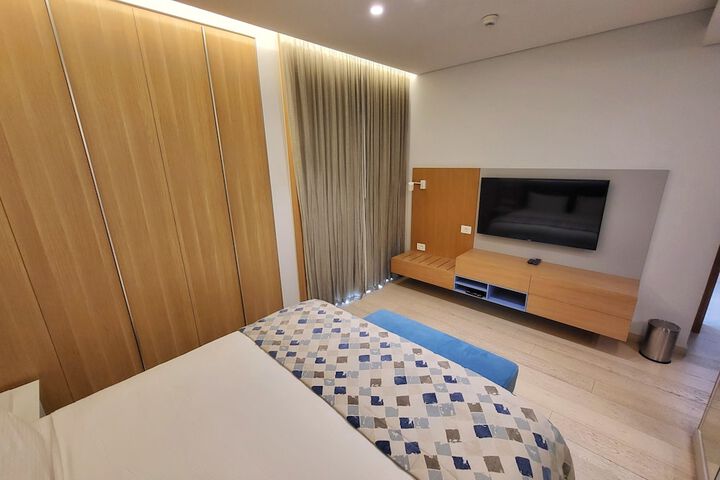 Room 15 of 64