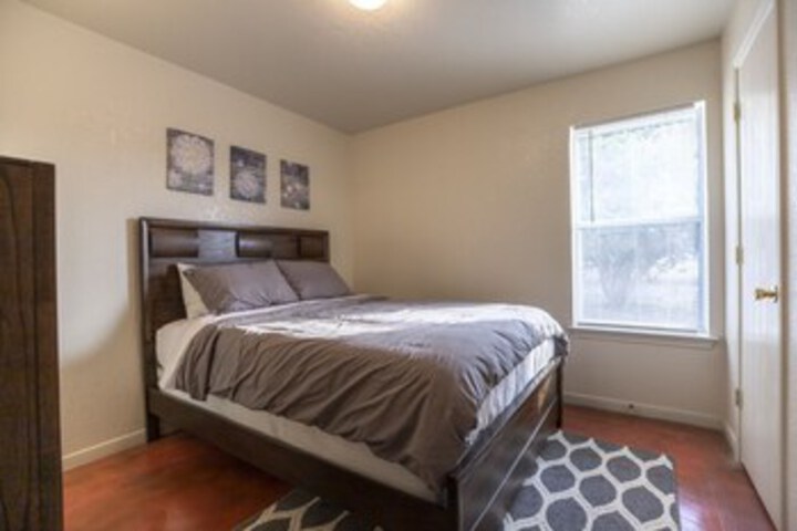 Room 13 of 20