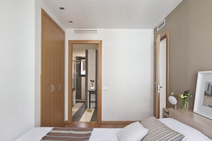 Room 8 of 74