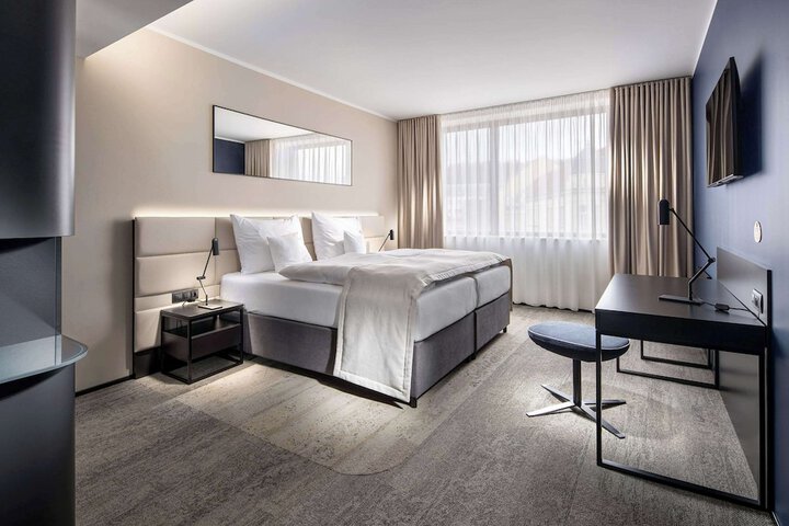 Room 36 of 65