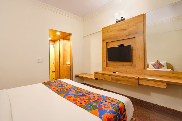 Room 9 of 30
