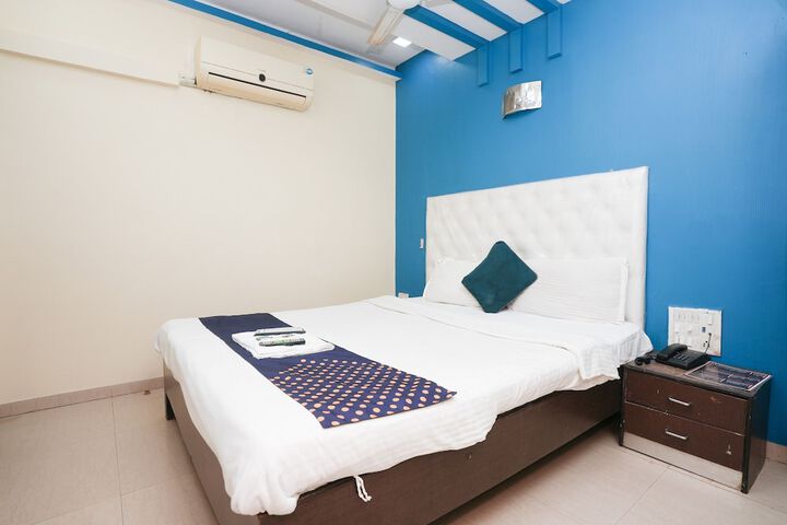 Room 13 of 38