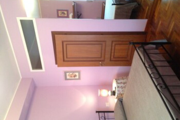 Room 10 of 14