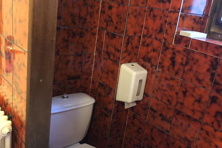 Room 9 of 28