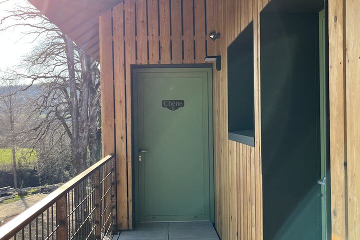 Room 18 of 97