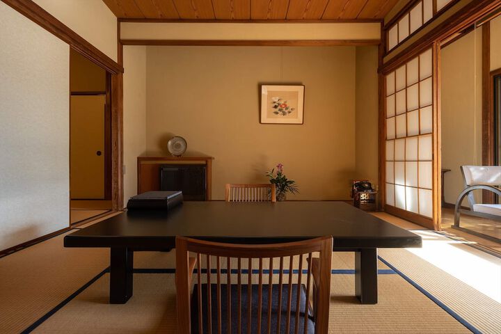 Room 23 of 246
