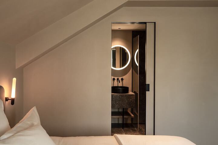 Room 3 of 36