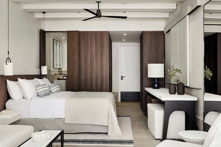 Room 55 of 190