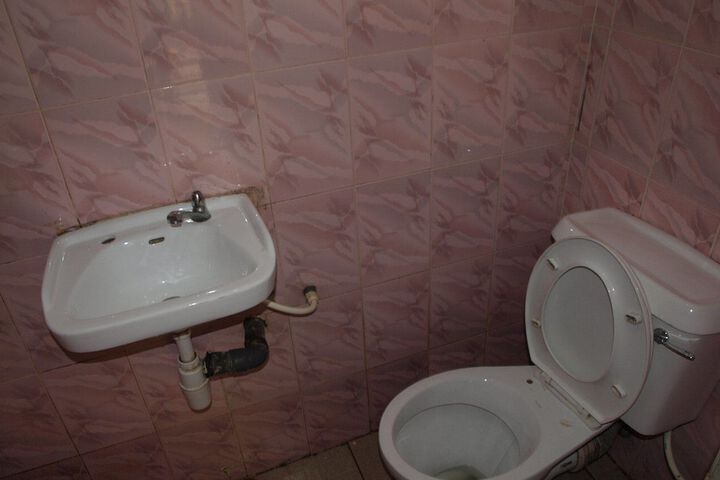 Room 12 of 25