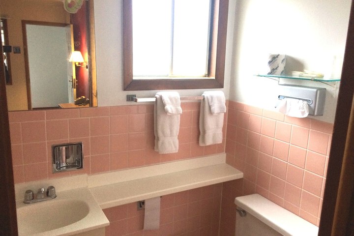 Room 9 of 22