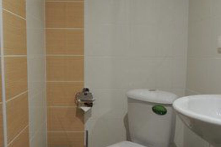Room 16 of 114