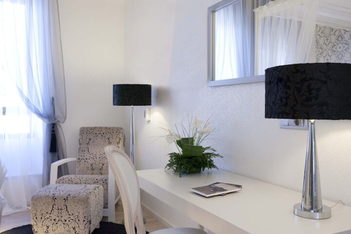 Room 14 of 39