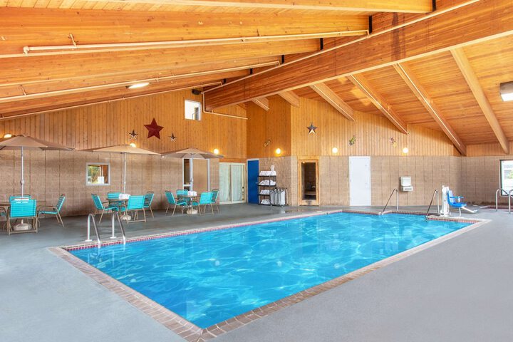 Pool 25 of 34