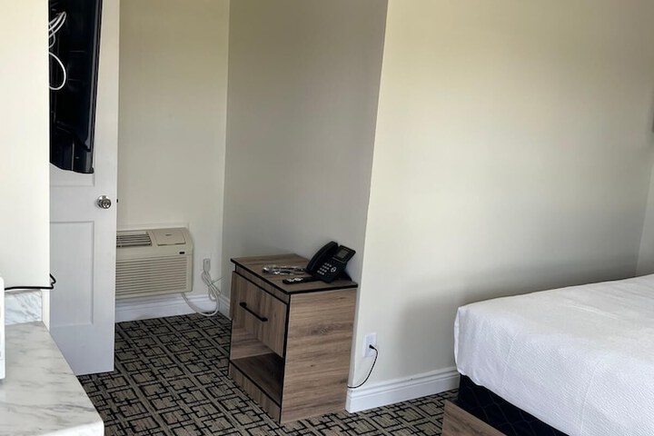 Room 2 of 13