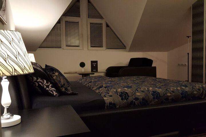 Room 5 of 22