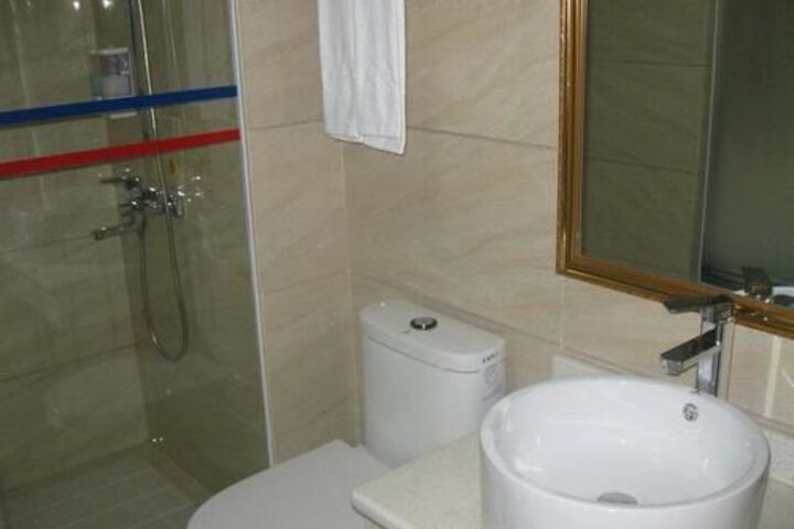 Room 2 of 19