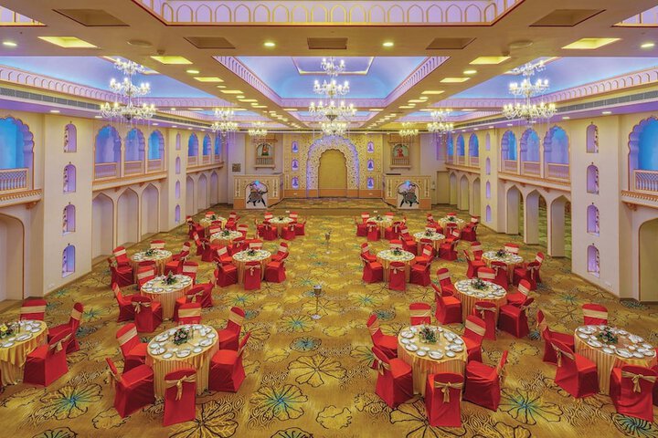 Ballroom/Hall 81 of 110