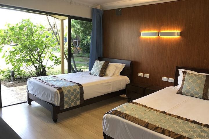 Room 9 of 38