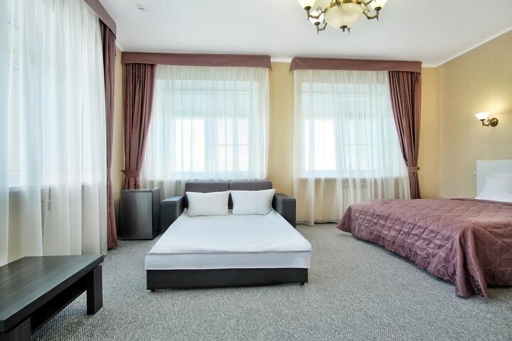 Room 10 of 38
