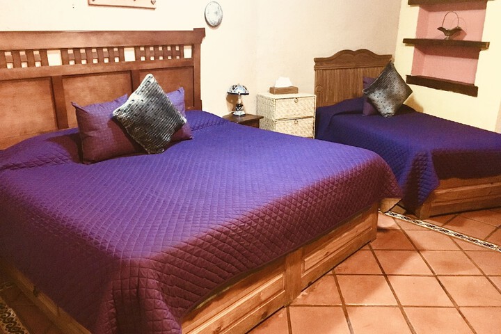 Room 2 of 66